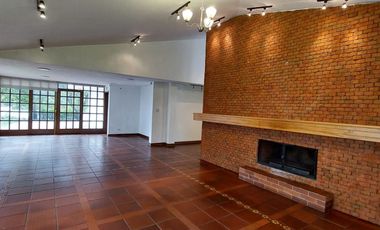 Alquiler de casa grande en Guápulo, para vivienda, oficinas o usos varios.