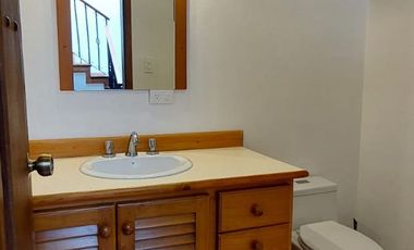 Alquiler de casa grande en Guápulo, para vivienda, oficinas o usos varios.