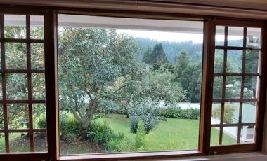 Alquiler de casa grande en Guápulo, para vivienda, oficinas o usos varios.