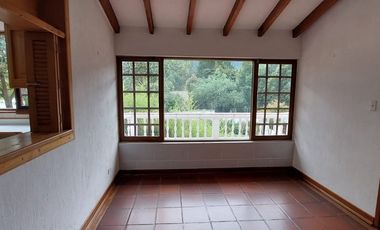 Alquiler de casa grande en Guápulo, para vivienda, oficinas o usos varios.