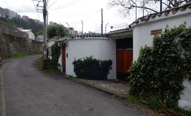 Alquiler de casa grande en Guápulo, para vivienda, oficinas o usos varios.
