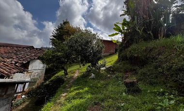 CASA LOTE EN EL RETIRO CERCA AL PARQUE PRINCIPAL