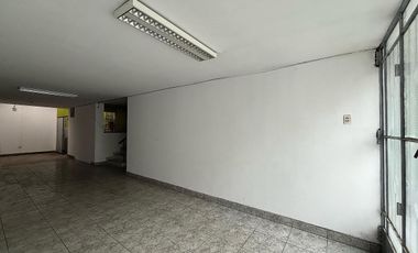 VENTA DE CASA EN ATE 3 PISOS AT.115M2 - AC.283M2