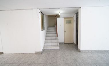 VENTA DE CASA EN ATE 3 PISOS AT.115M2 - AC.283M2
