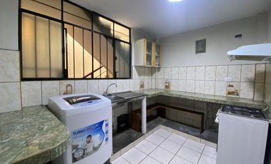 VENTA DE CASA EN ATE 3 PISOS AT.115M2 - AC.283M2