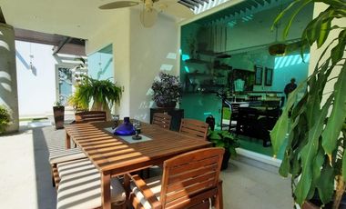 SE VENDE CASA DE UN PISO,CON 4 RECAMARAS Y VISTA AL CAMPO DE GOLF