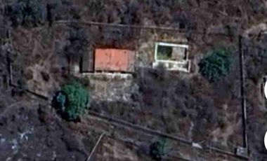 Vendo Casa con alberca para reparar con  Terreno bardeado, Alpuyeca Morelos