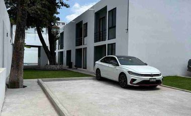 Condominio en venta de sólo 5 casas nuevas en Pedregal de las fuentes.