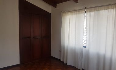 Hermosa casa en venta en la Urbanización Molinos del Viento sector Valle de los Chillos