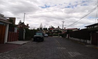 Hermosa casa en venta en la Urbanización Molinos del Viento sector Valle de los Chillos