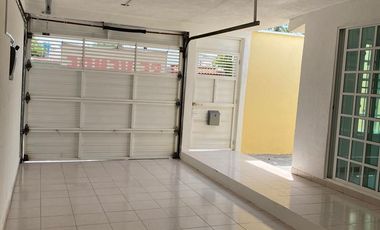 Casa de un nivel en Venta en Fraccionamiento Floresta