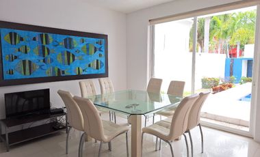 Casa Azul, Zona Hotelera  Ixtapa Zihuatanejo. Amplia con alberca