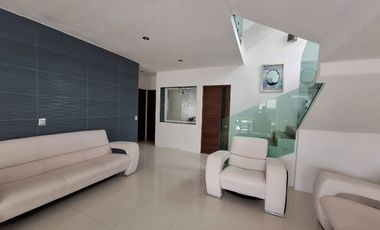 Casa Azul, Zona Hotelera  Ixtapa Zihuatanejo. Amplia con alberca