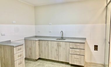 CASA EN VENTA EN LIMA CON VISTA AL PARQUE URUBAMBA