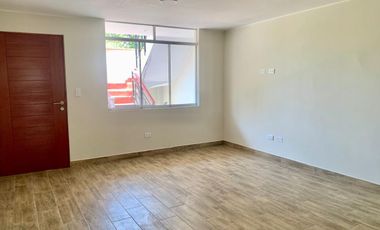 CASA EN VENTA EN LIMA CON VISTA AL PARQUE URUBAMBA