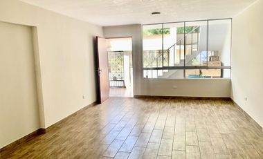 CASA EN VENTA EN LIMA CON VISTA AL PARQUE URUBAMBA