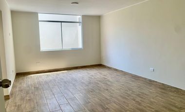 CASA EN VENTA EN LIMA CON VISTA AL PARQUE URUBAMBA