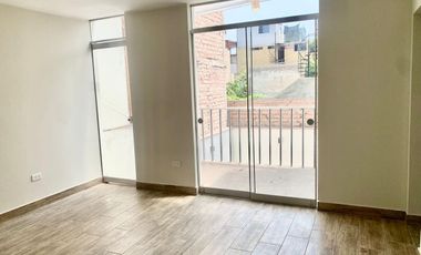 CASA EN VENTA EN LIMA CON VISTA AL PARQUE URUBAMBA