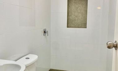 CASA EN VENTA EN LIMA CON VISTA AL PARQUE URUBAMBA