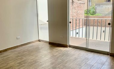 CASA EN VENTA EN LIMA CON VISTA AL PARQUE URUBAMBA