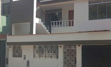 CASA EN VENTA EN LIMA CON VISTA AL PARQUE URUBAMBA