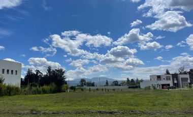 Terreno de venta de Puembo