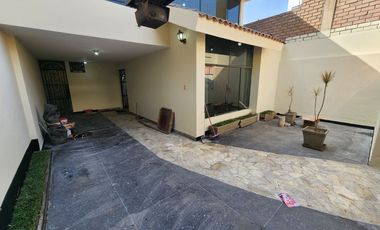 Vendo Casa Muy Bien Ubica a Unas Cuadras del Real Plaza Puruchuco