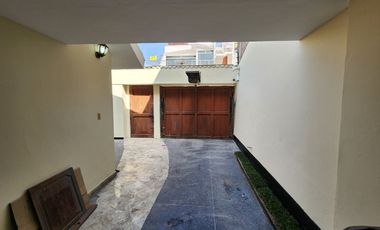 Vendo Casa Muy Bien Ubica a Unas Cuadras del Real Plaza Puruchuco