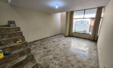 Vendo Casa Muy Bien Ubica a Unas Cuadras del Real Plaza Puruchuco