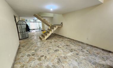 Vendo Casa Muy Bien Ubica a Unas Cuadras del Real Plaza Puruchuco