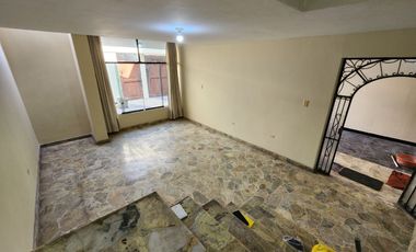 Vendo Casa Muy Bien Ubica a Unas Cuadras del Real Plaza Puruchuco