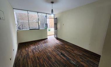 Vendo Casa Muy Bien Ubica a Unas Cuadras del Real Plaza Puruchuco