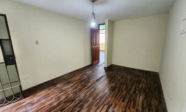 Vendo Casa Muy Bien Ubica a Unas Cuadras del Real Plaza Puruchuco