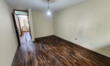 Vendo Casa Muy Bien Ubica a Unas Cuadras del Real Plaza Puruchuco
