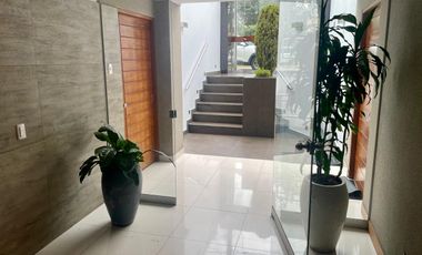 Venta de exclusivo e impecable  dpto. en Reynaldo de Vivanco de 215m2
