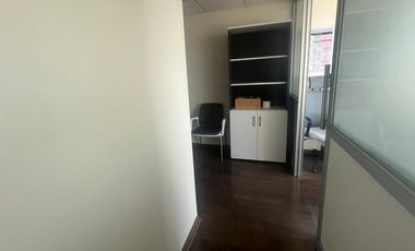 Vendemos oficina en Edificio Business Center