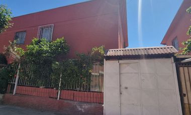 Linda Casa en Venta en Cerro Navia 3D/1B, Estacionamiento-ampliada