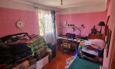 Linda Casa en Venta en Cerro Navia 3D/1B, Estacionamiento-ampliada