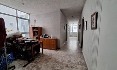 VENTA CASA A UNAS CUADRAS DE LA MINERCA, VALLARTA SUR, GUADALAJARA