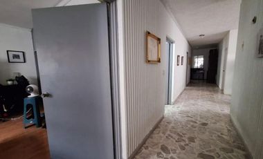 VENTA CASA A UNAS CUADRAS DE LA MINERCA, VALLARTA SUR, GUADALAJARA