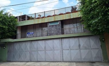 VENTA CASA A UNAS CUADRAS DE LA MINERCA, VALLARTA SUR, GUADALAJARA