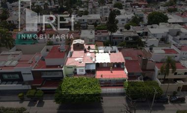 VENTA CASA A UNAS CUADRAS DE LA MINERCA, VALLARTA SUR, GUADALAJARA