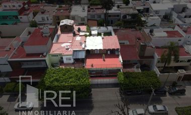 VENTA CASA A UNAS CUADRAS DE LA MINERCA, VALLARTA SUR, GUADALAJARA