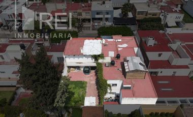 VENTA CASA A UNAS CUADRAS DE LA MINERCA, VALLARTA SUR, GUADALAJARA
