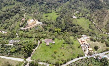SE VENDE FINCA O LOTES  VEREDA SAN CRISTOBAL MONIQUIRA-BOYACA