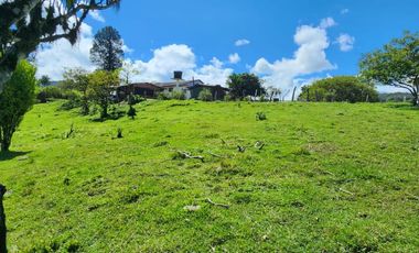 SE VENDE FINCA O LOTES  VEREDA SAN CRISTOBAL MONIQUIRA-BOYACA