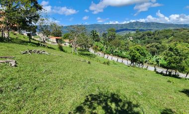SE VENDE FINCA O LOTES  VEREDA SAN CRISTOBAL MONIQUIRA-BOYACA
