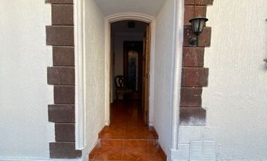 En venta casa estilo Colonial en la comuna de La Cisterna