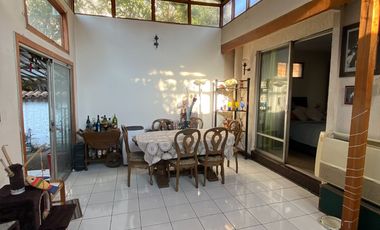 En venta casa estilo Colonial en la comuna de La Cisterna