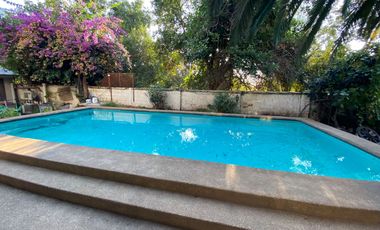 En venta casa estilo Colonial en la comuna de La Cisterna